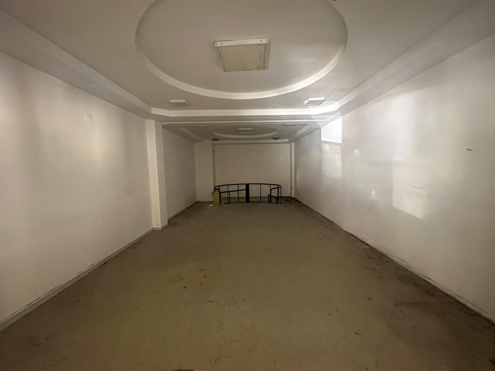 Selgeçen Modeka İş Merkezi Giriş Katı Kiralık Dubleks İşyeri