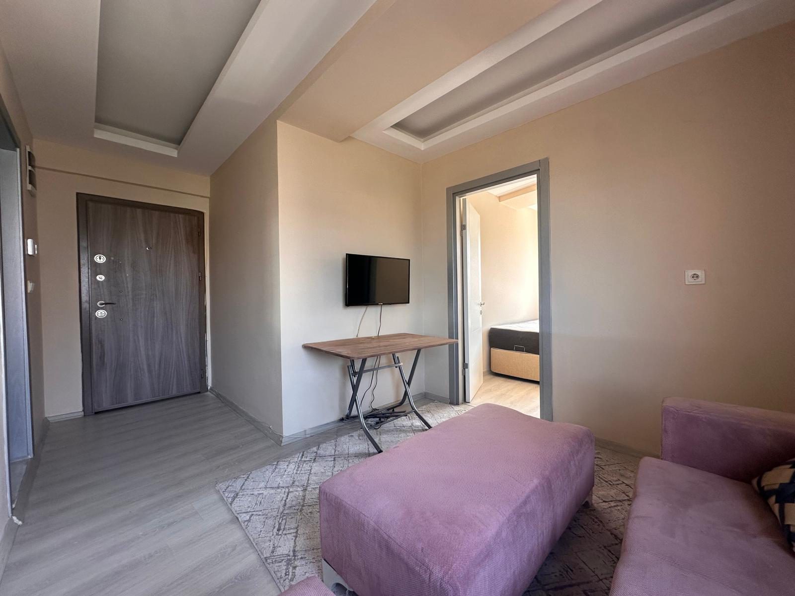 Buca Atatürk Mahallesi'nde DEÜ Yakını Eşyalı Kiralık 1+1 Daire