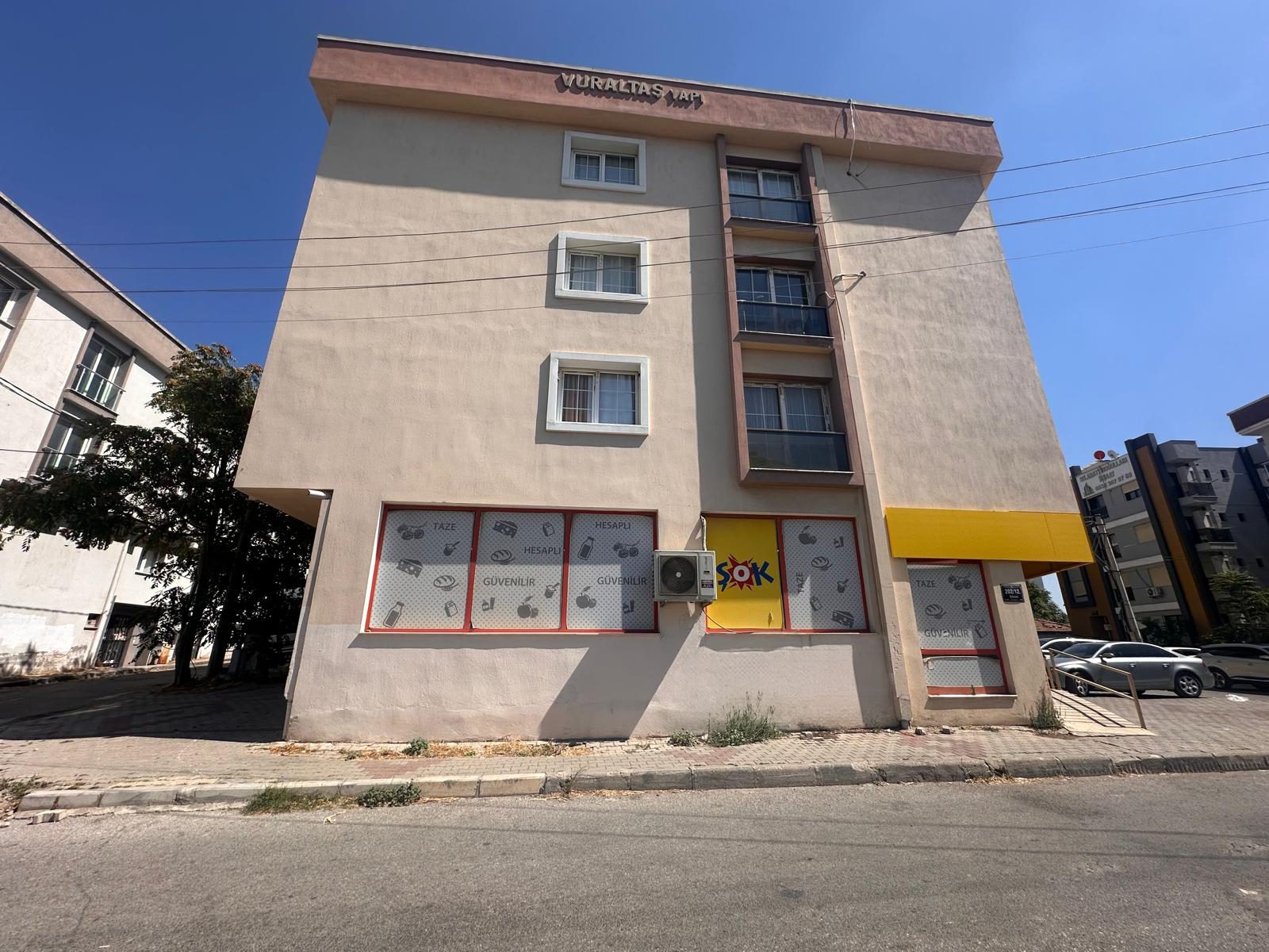 Buca Atatürk Mahallesi'nde DEÜ Yakını Eşyalı Kiralık 1+1 Daire