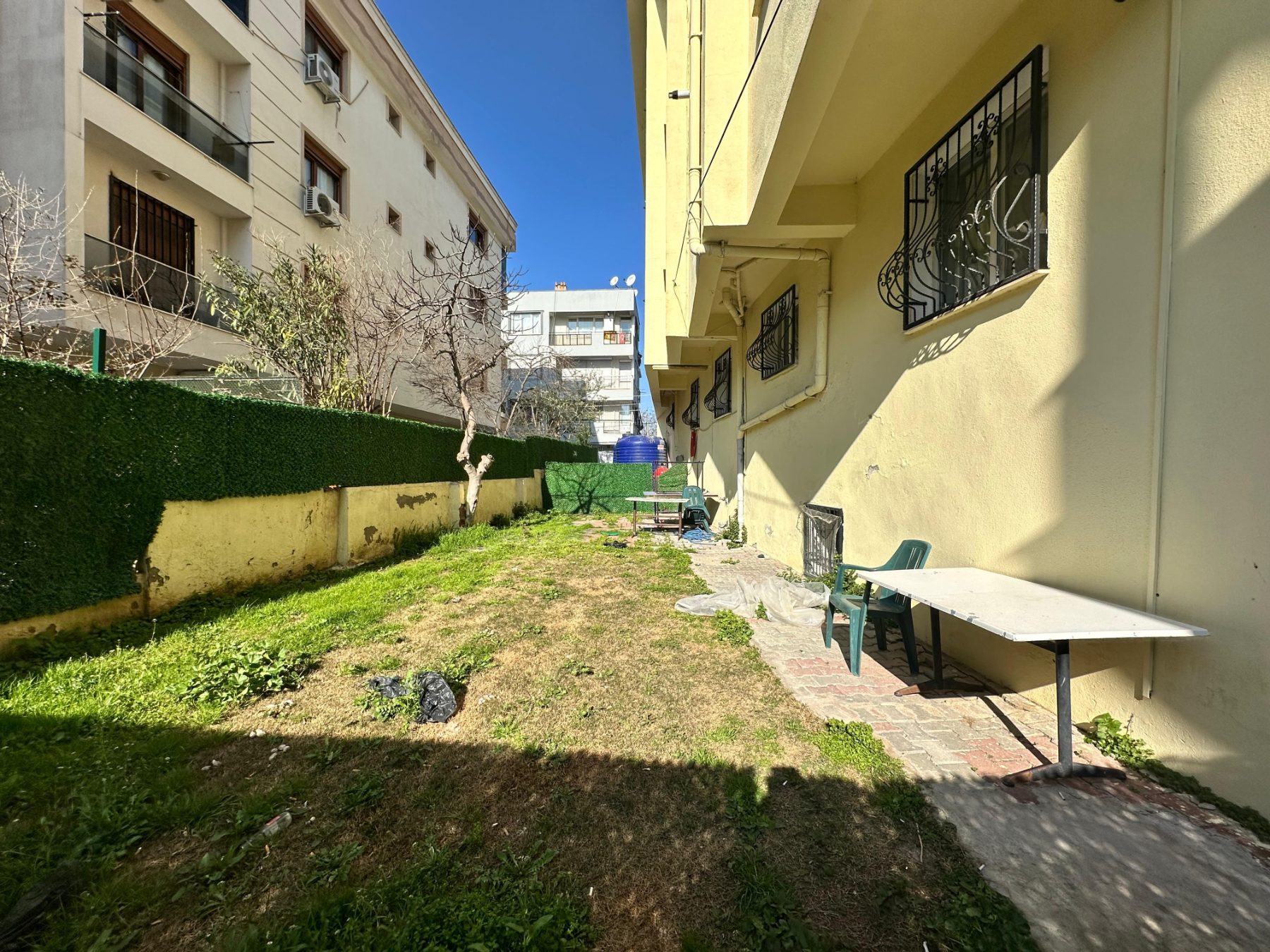 DEÜ Eğitim Fakültes Hastahane Karşısı Satılık 492 M2 Fırsat Arsa
