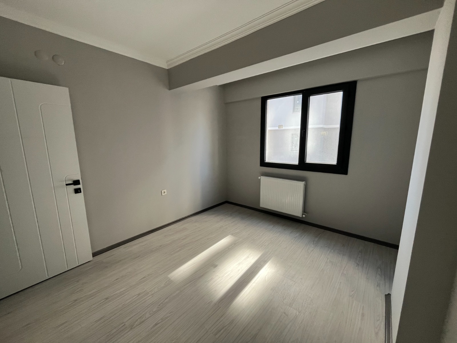 Site İçi Sıfır Oturuma Hazır 1+1 Kiralık Daire